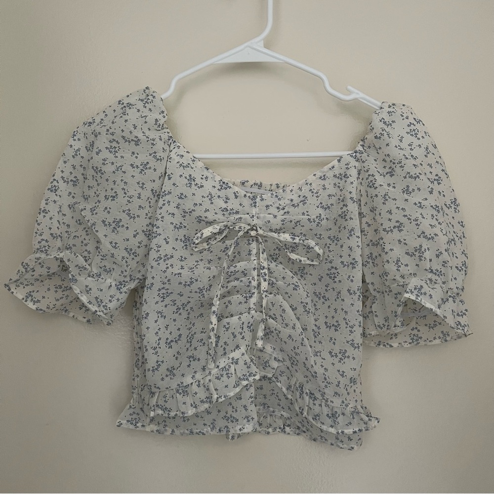 NWOT Blue Floral White Crop Top